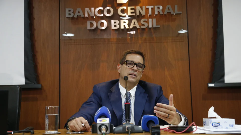 Campos Neto e Vorcaro viram alvo de convocação na CPMI do INSS