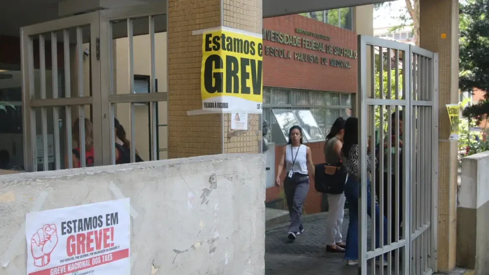 Greve: professores de universidades se dividem sobre aceitar proposta