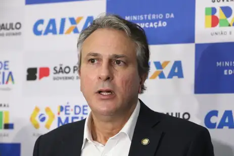 Pé-de-Meia O ministro da Educação, Camilo Santana, participa do lançamento do programa Pé-de-Meia