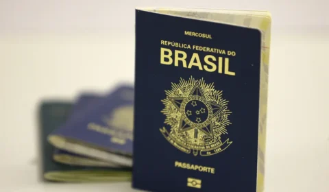 PF ameaça suspender emissão de passaportes em novembro por falta de verba