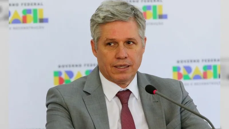 Governo vai comprar alimentos perecíveis que iriam para EUA, diz ministro