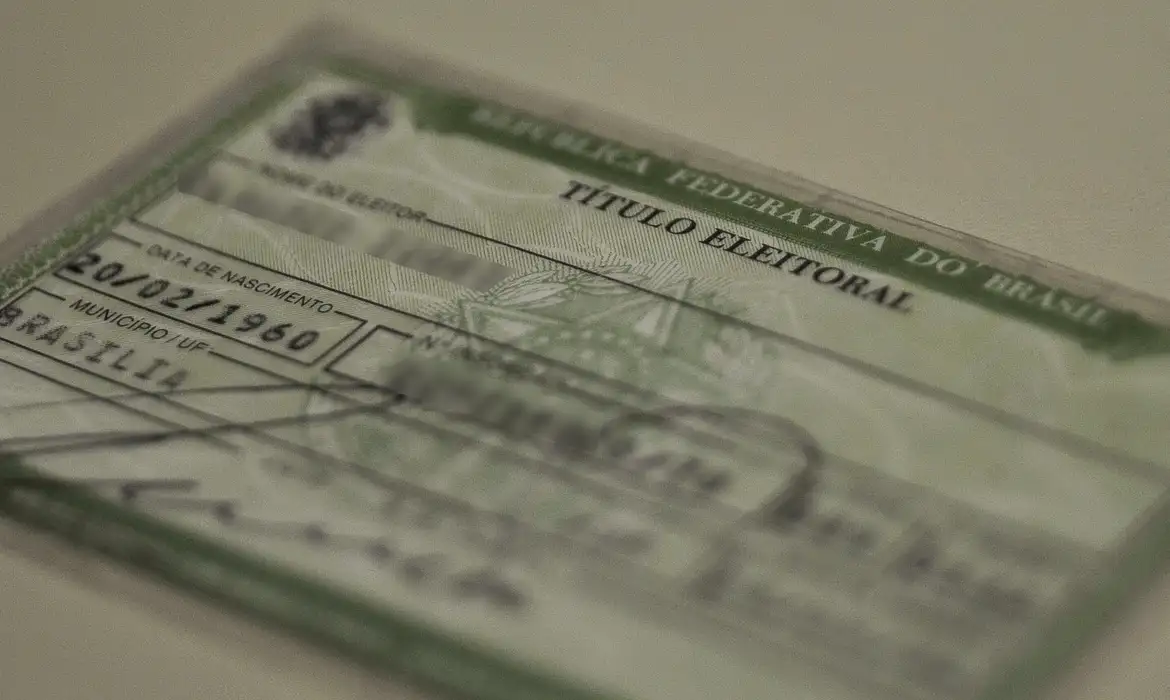 Mais de 5,3 milhões de eleitores terão título cancelado, informa TSE