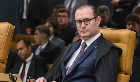 Após Toffoli declarar suspeição, Zanin é sorteado relator de ação sobre CPI do Master no STF