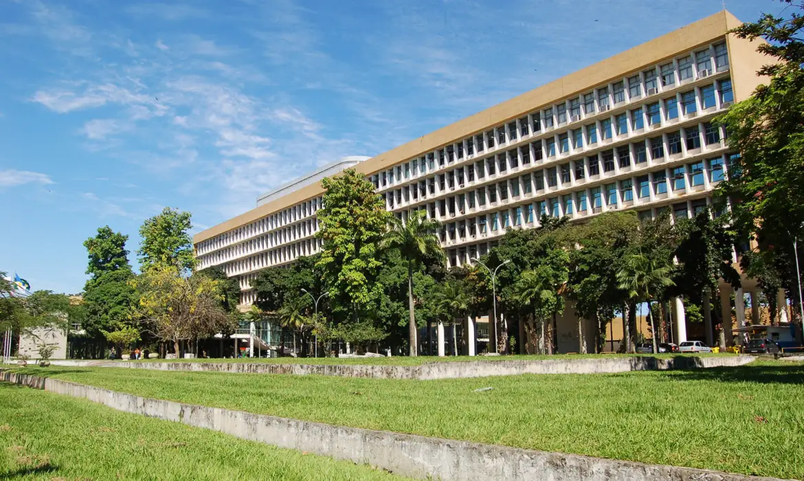 Aprovado pelo Congresso, corte no orçamento das universidades afetará estudantes de baixa renda. (Foto: UFRJ)