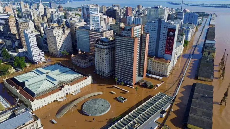 Falta de manutenção das comportas fez com que Porto Alegre inundasse, diz ministro