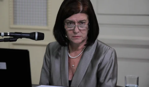 Conselho da Petrobras aprova nome de Magda Chambriard para presidência da estatal