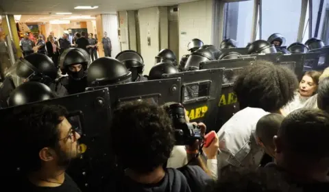 Estudantes detidos em protesto contra escolas cívico-militares vão responder por 5 crimes
