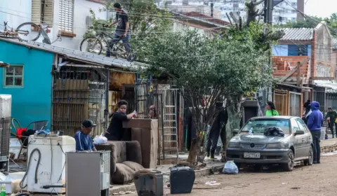 Baixa do Guaíba revela destruição e prejuízo em Porto Alegre