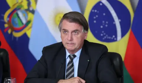 PF indicia Bolsonaro, Mauro Cid, ex-ministro e outros no caso das joias