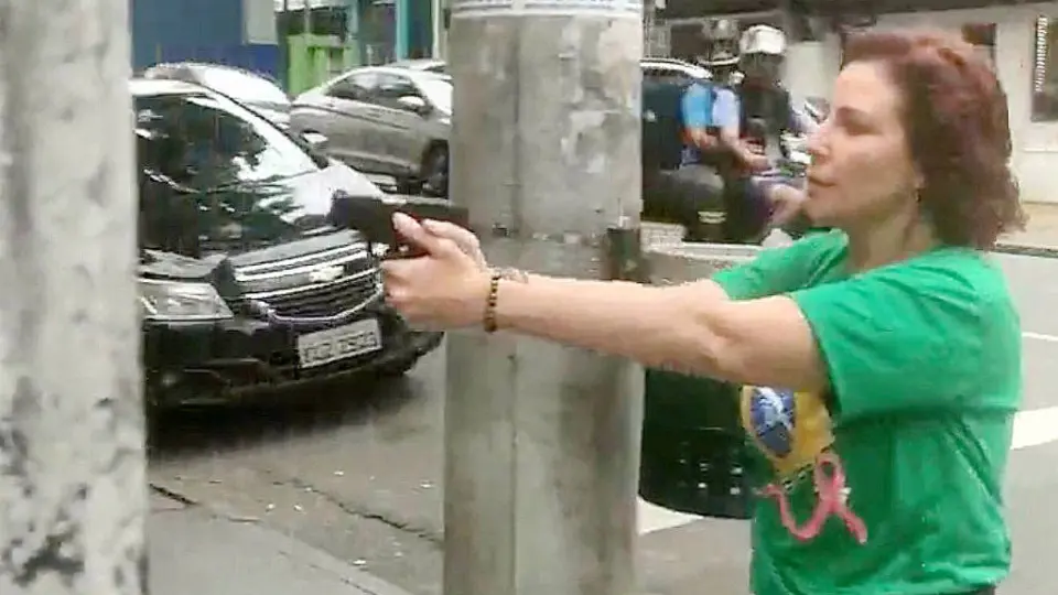 Zambelli fugiu para a Argentina sem registrar saída do Brasil na PF