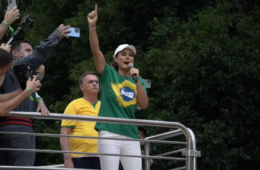 Michelle volta a sonhar com presidência e entra em guerra com filhos de Bolsonaro