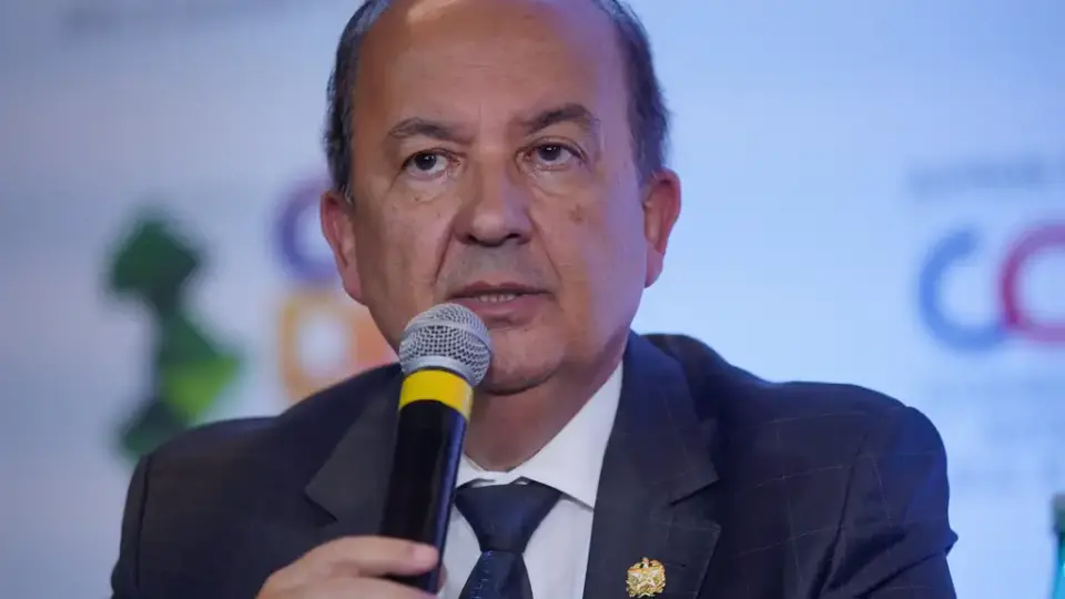 Jorginho Mello admite outro candidato de direita e abre abismo com Carlos Bolsonaro