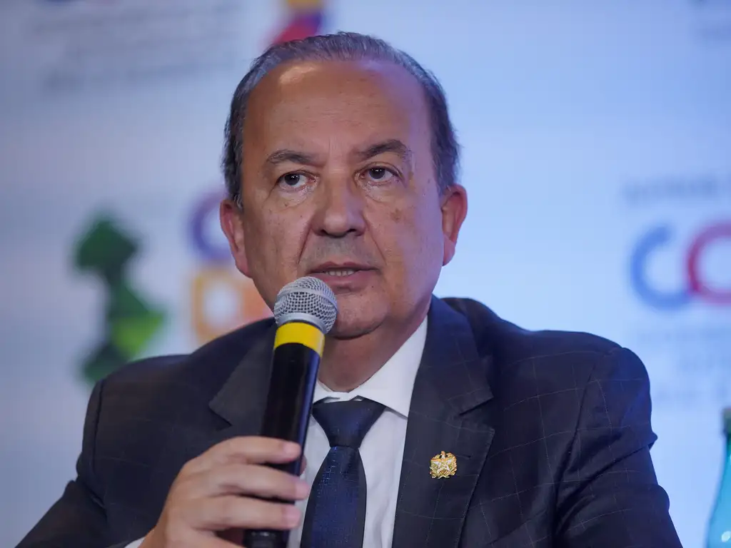 Governo de SC tem 48 horas para explicar lei que barra cotas raciais