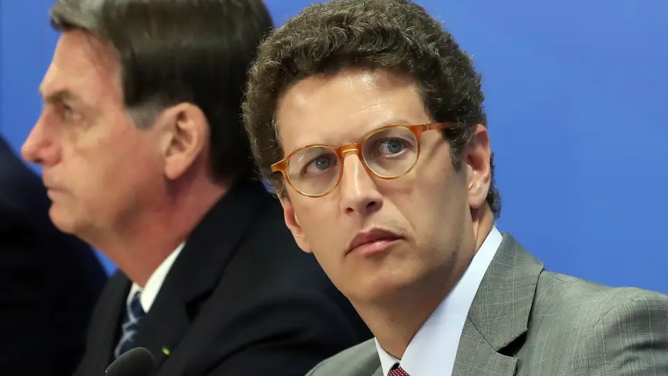 Moraes marca interrogatórios de Ricardo Salles e 21 acusados de crimes ambientais