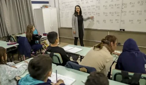 Sem estrutura adequada, escolas registram nível de ruído semelhante ao de turbina de avião