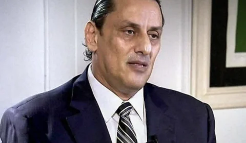 De olho em vaga de ministro,  Wassef encontra Flávio Bolsonaro