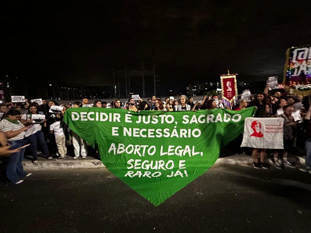 Protesto contra o PL do Estupro