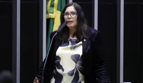 Bolsonarista Bia Kicis comemora tentativa de golpe na Bolívia: ‘graças a Deus!’
