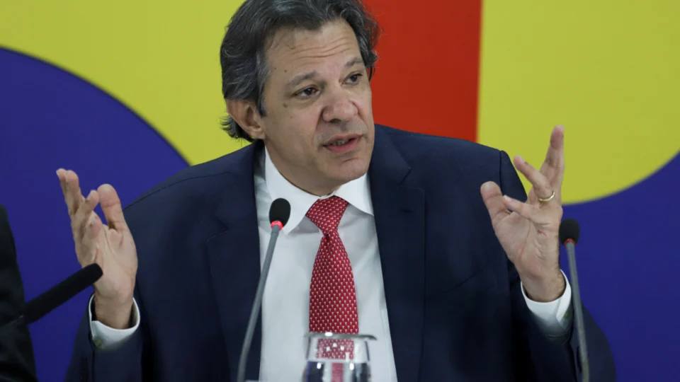 Governo estuda tributar lucro de multinacionais com atuação no país, diz Haddad