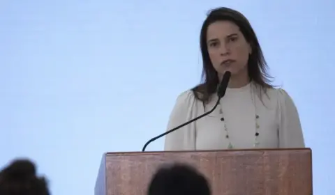 PE: Raquel rejeita isenção no vestibular, mas propõe aumento a secretários