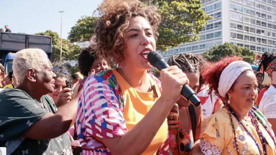 Hugo Motta suspende escolta de Talíria Petrone após embate no Congresso