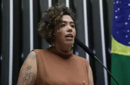 Deputada articula entrada no STF para defender beneficiários de planos de saúde
