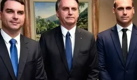 Carlos foi a cofre antes de Bolsonaro e Eduardo comprarem imóveis em casos suspeitos