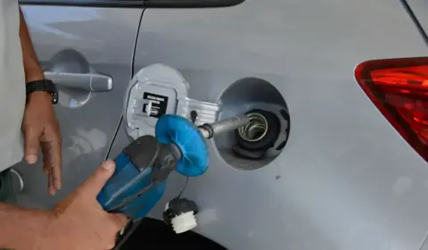 Mesmo com apenas um reajuste da Petrobras, gasolina sobe mais de 10% nos postos