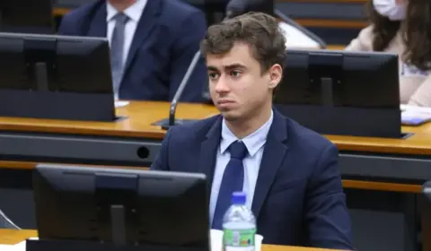 Nikolas defende proibição de vistos dos EUA para estudantes e recebe enxurrada de críticas