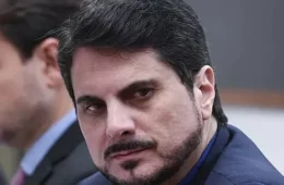 Moraes bloqueia contas, cartões e PIX de Marcos do Val