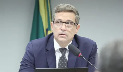 Em ação popular, Boulos pede à Justiça suspensão de poderes de Campos Neto no BC