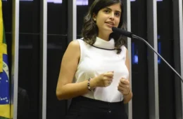 Centrão resiste à emenda de Tabata que corrige tabela do IR pela inflação