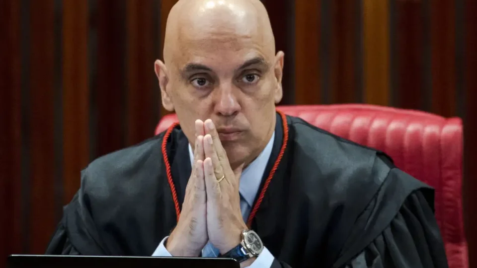 INSS: Moraes pede destaque e suspende julgamento da revisão da vida toda