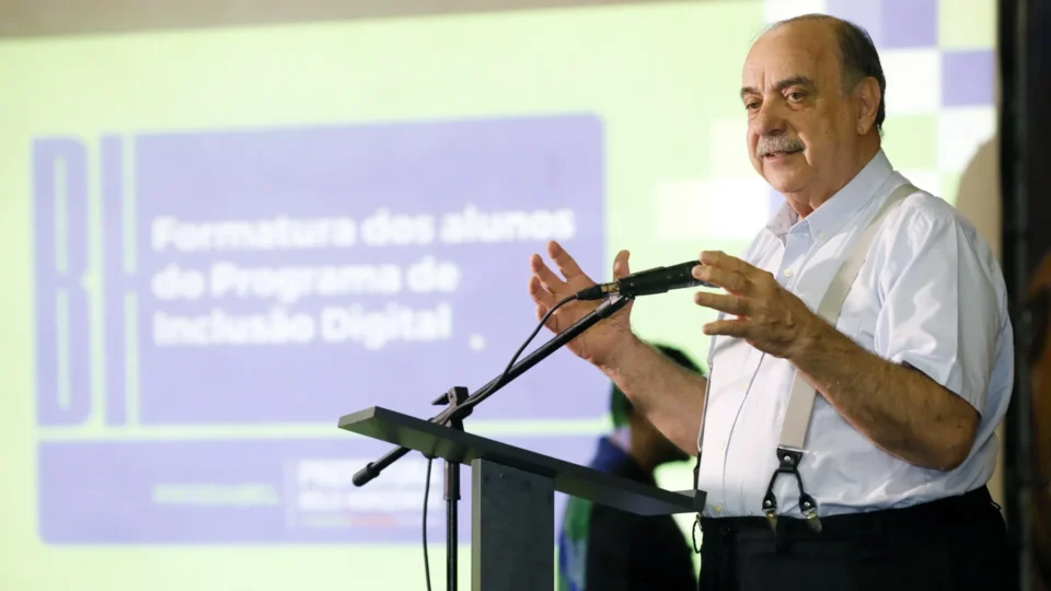 Prefeito de BH, Fuad Noman, sofre parada cardiorrespiratória e está em estado grave