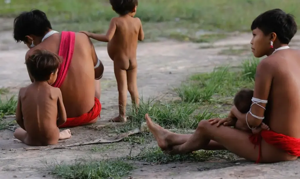crianças yanomami saúde indígena