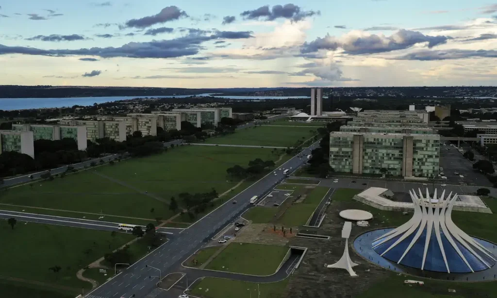Governo bloqueia R$ 4,6 bilhões em emendas para cumprir regras fiscais