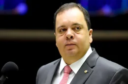 Na carona do ‘amigo’: Elmar Nascimento viajou em jatinho atribuído a Antonio Rueda
