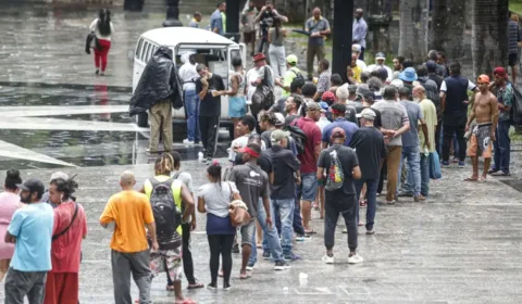 Apesar da melhora nos indicadores econômicos, população em situação de rua aumenta