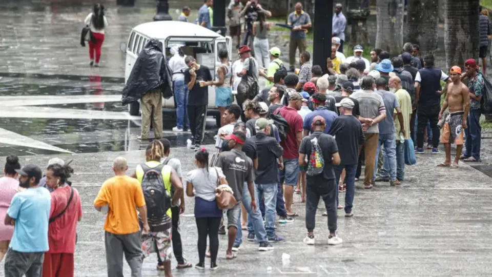 Apesar da melhora nos indicadores econômicos, população em situação de rua aumenta