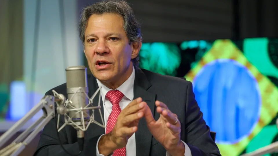 Haddad diz que governo vai impedir uso de cartões de crédito em ‘bets’. CPFs de apostadores também serão monitorados