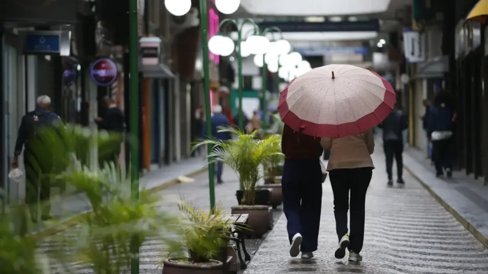 Previsão do tempo: tempestades no Sul e chuva intensa no Norte e Nordeste