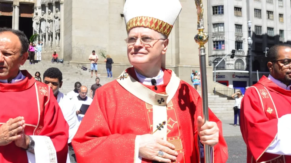 Novo papa não será a favor da guerra e pode ser africano, diz dom Odilo após morte de Francisco
