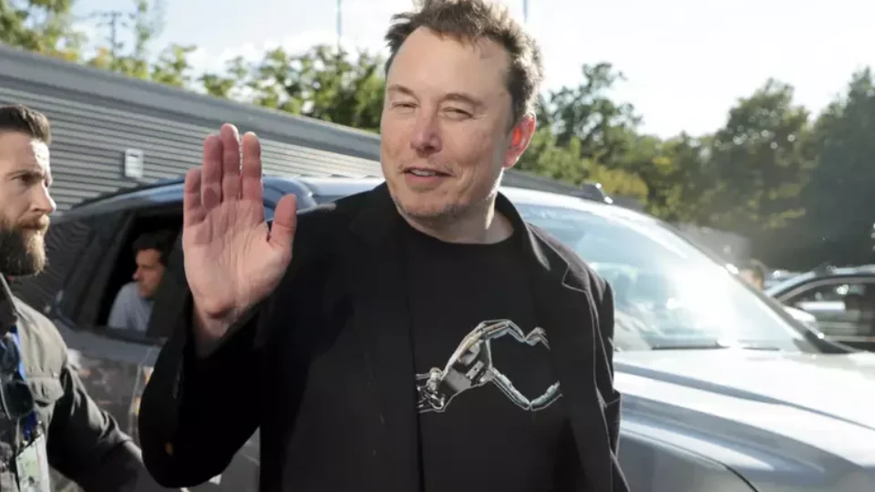 Elon Musk lança dúvidas sobre megaprojeto de IA apoiado por Trump