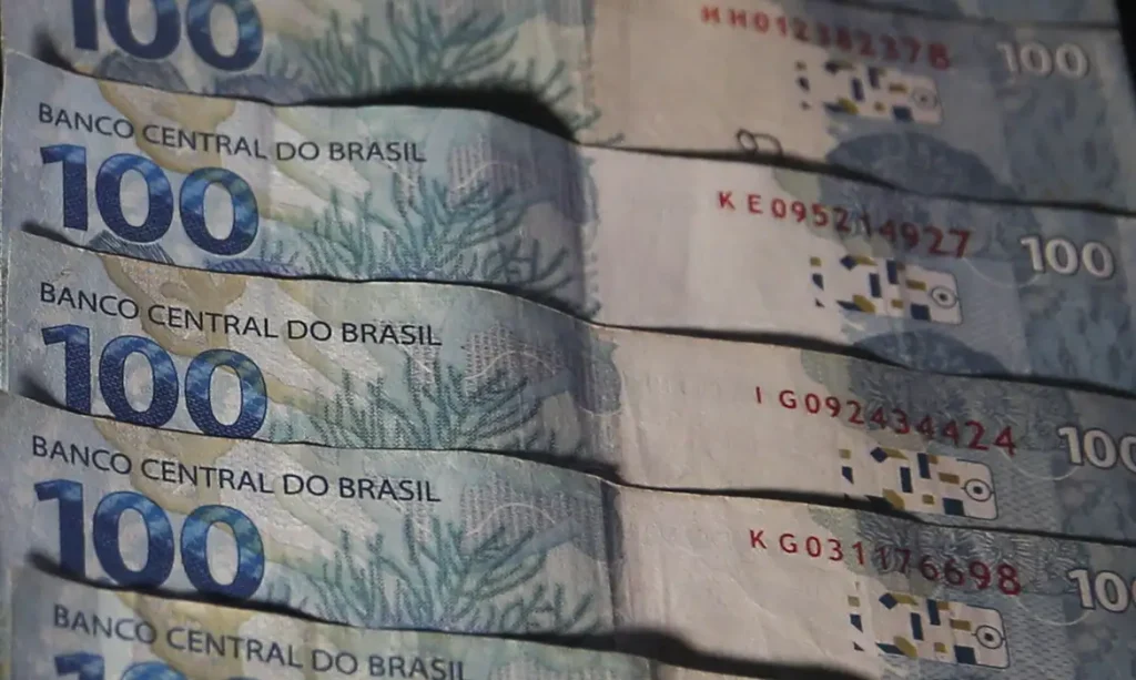 Com juro alto, dívida pública bruta do Brasil sobe a 80,1% do PIB em março