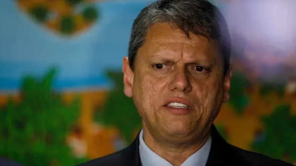 Tarcísio seleciona escolas de melhor infraestrutura para entregar manutenção à iniciativa privada