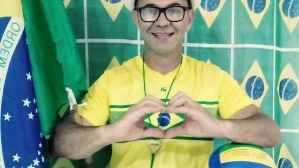 Autor de atentado enlouqueceu após Bolsonaro perder, diz ex que viveu 17 anos com ele