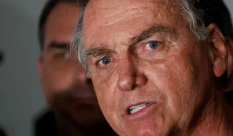 Defesa de Bolsonaro diz que militares é que seriam os beneficiados por um golpe de Estado