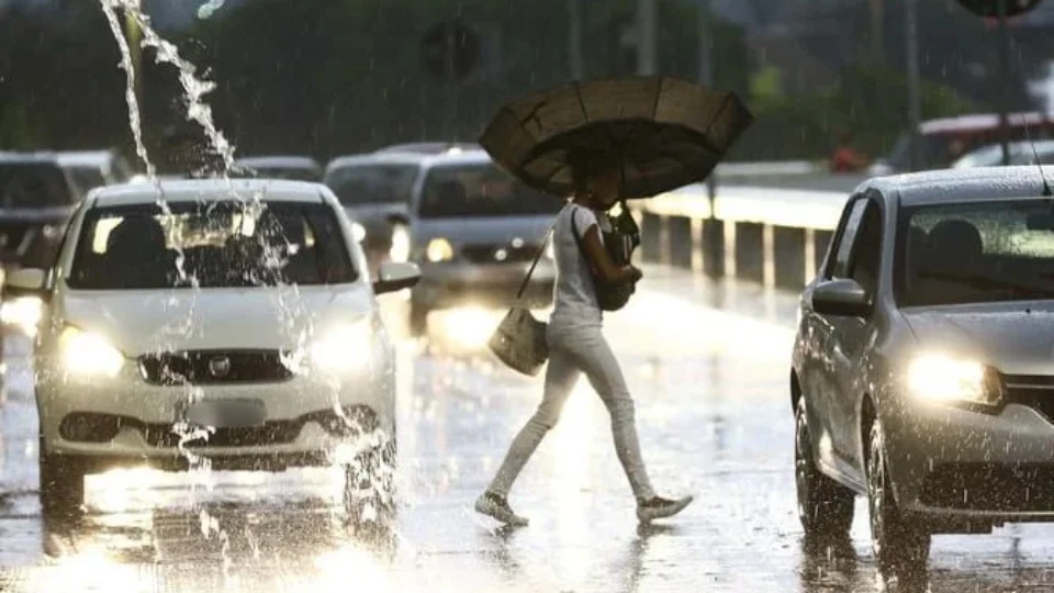 Sul, Sudeste e Nordeste têm alerta para temporais; veja a previsão