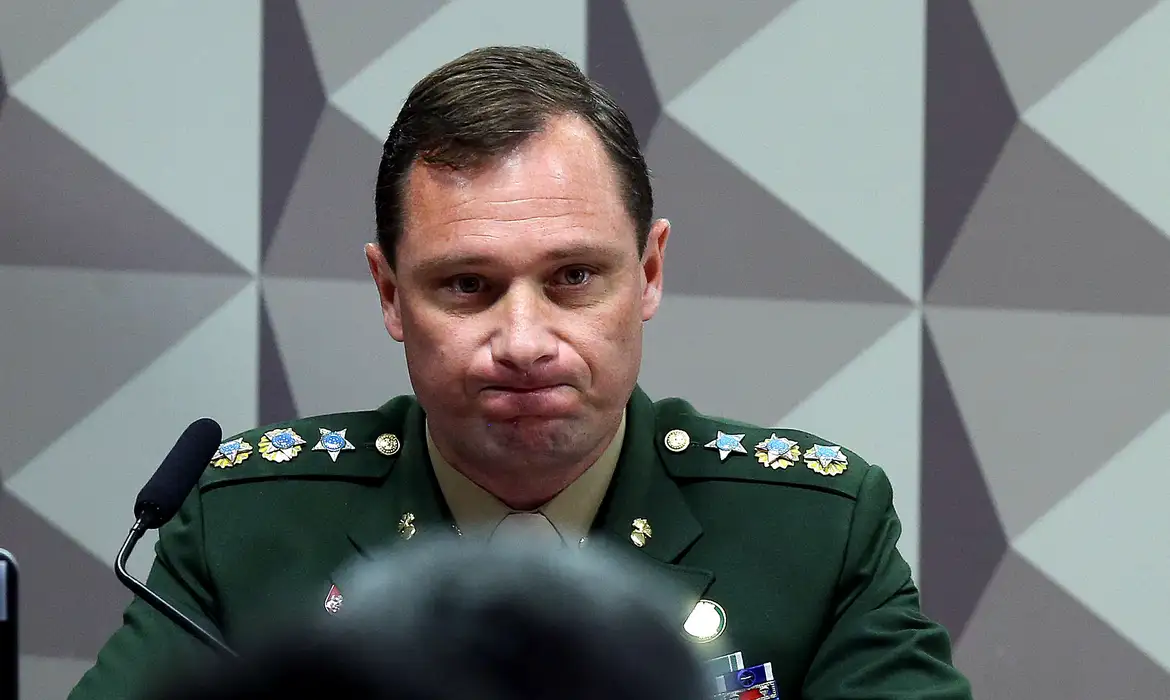 Cid terá que explicar à PF o que Bolsonaro sabia sobre plano para matar Lula e Moraes Bolsonaro