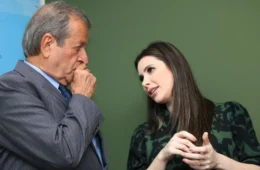 Carol de Toni deixa PL para Carlos Bolsonaro ser candidato a  senador em SC